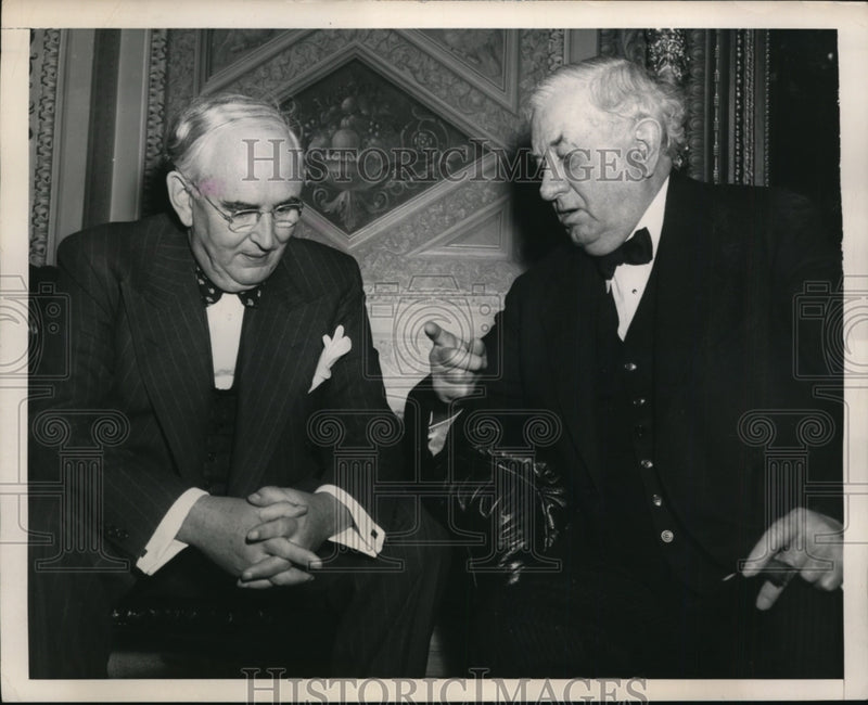 Load image into Gallery viewer, 1949 Press Photo Michigan Senator Arthur Vandenberg &amp; Sen Tom Connally of TX
