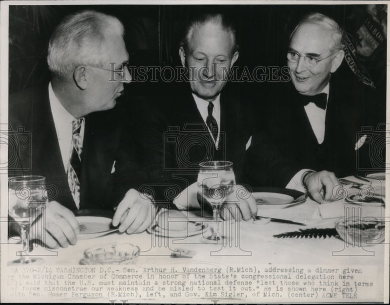 Load image into Gallery viewer, 1947 Press Photo Michigan Senator sArthur Vandenberg,Homer Ferguson - nep00731
