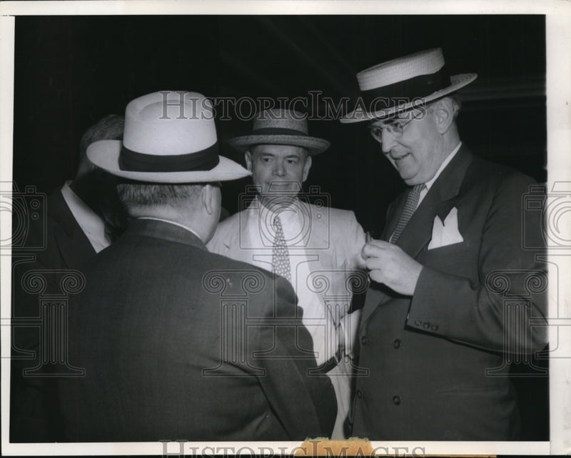 Load image into Gallery viewer, 1944 Press Photo MI Senator Arthur Vandenberg at GOP National Convention
