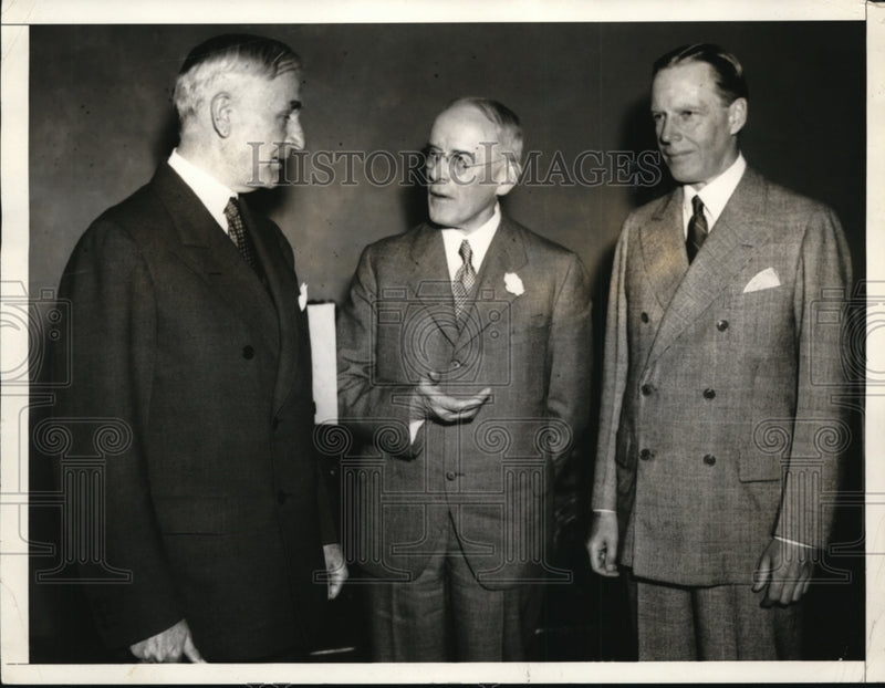 Load image into Gallery viewer, 1935 Press Photo Secretary of State Cordell Hull Chamber of Commerce HI Harriman
