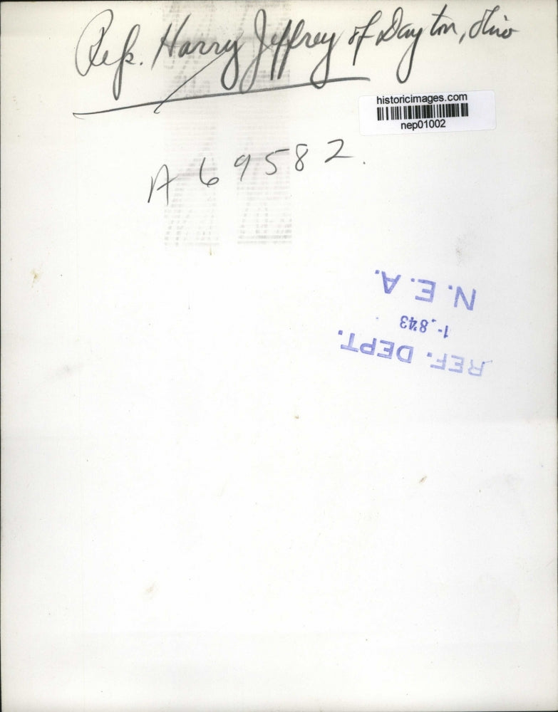 1943 Press Photo Rep Henry Jeffrey of Dayton Ohio at his Washington office