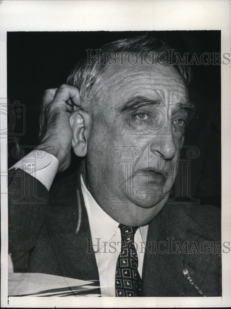 Load image into Gallery viewer, 1946 Press Photo Treasury Secretary Fred M Vinson at Senate Banking hearing

