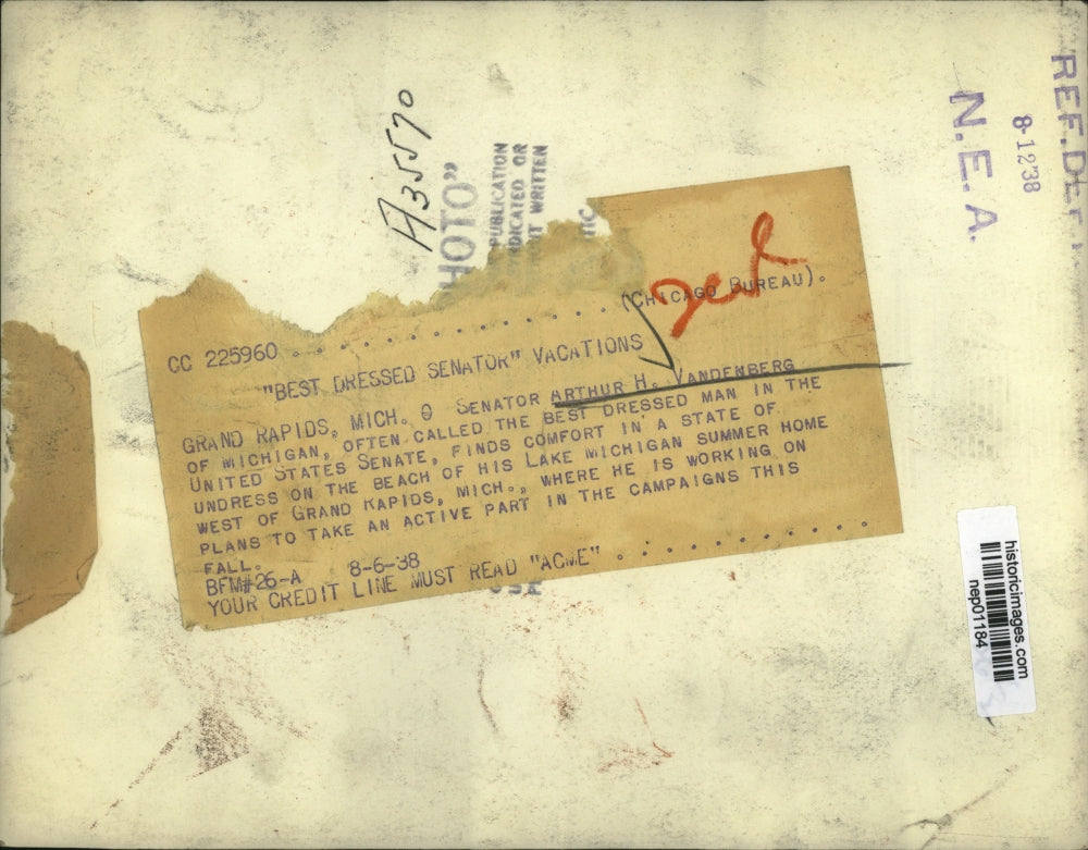 1938 Press Photo Michigan Senator Arthur Vandenburg at his summer home