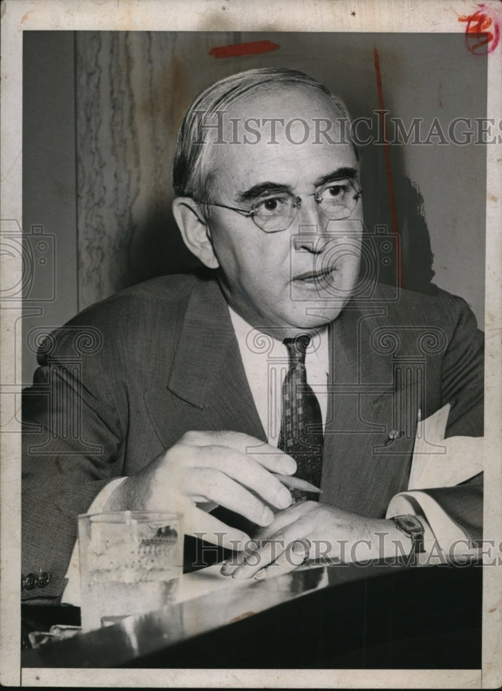 Load image into Gallery viewer, 1939 Press Photo Michigan Senator Arthur Vandenburg in DC - nep01187
