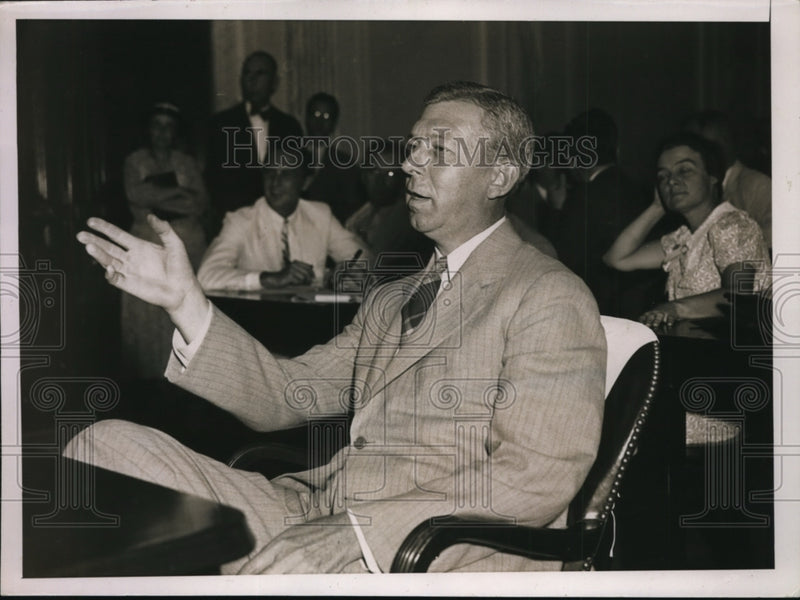 Load image into Gallery viewer, 1935 Press Photo William Hill Boston atty for Associated Gas Electric at Senate
