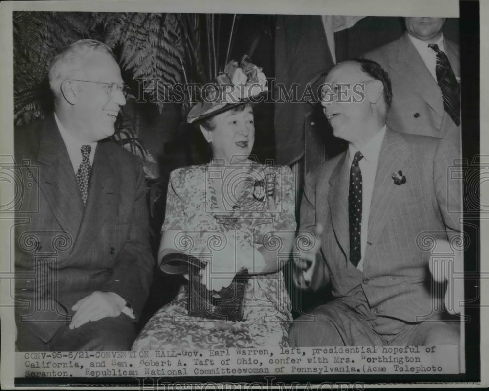1948 Press Photo Governor Earl Warren, Ohio Senator Roberrt Taft, Mrs W Scranton