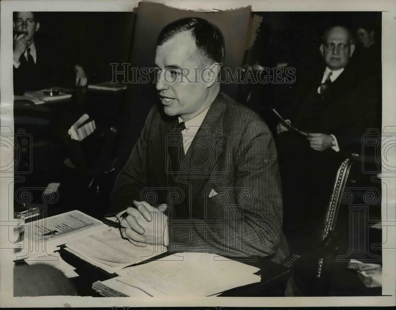 Load image into Gallery viewer, 1938 Press Photo Charles P Taft son of late President at a Senate committee
