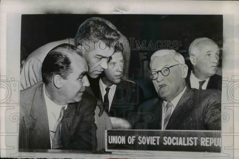 Load image into Gallery viewer, 1953 Press Photo Russians Georgi Zarubin, Semyon Tsarapkin, Andrei Vyshinsky UN
