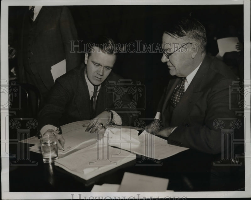Load image into Gallery viewer, 1935 Press Photo General Hugh S Johnson &amp; son Kilbourne at Senate Finance Comm
