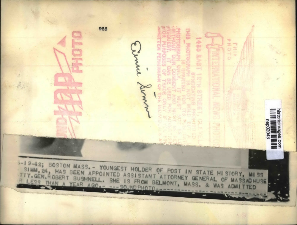 1942 Press Photo Assistant Attorney General of MA Miss Eunice Simmon - nep02043