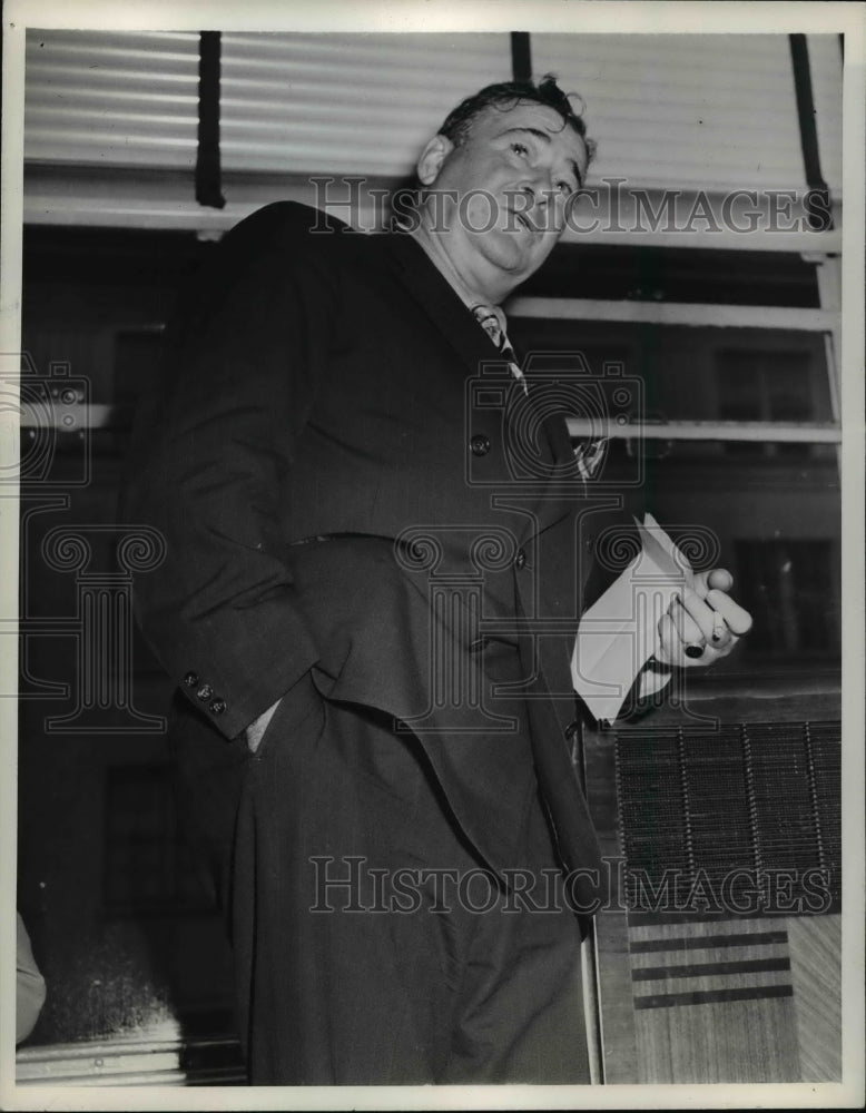 1942 Press Photo Andrew Higgins testifies at Congressional Housing committee