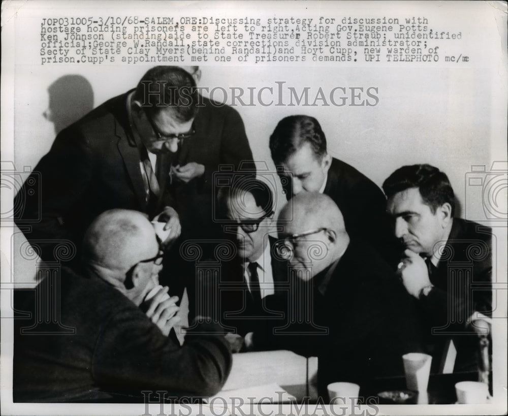 1968 Press Photo Or Gov Eugene Potts, Robert Straub, Ken Johnson - nep02456