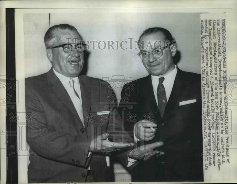 Load image into Gallery viewer, 1963 Press Photo Thomas Gleason Internalional Longshoremen's Assn, A Chandler
