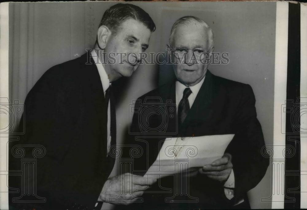 1958 Press Photo Rep Charles Wolverton of NJ & Oren Harris at FCC investigation