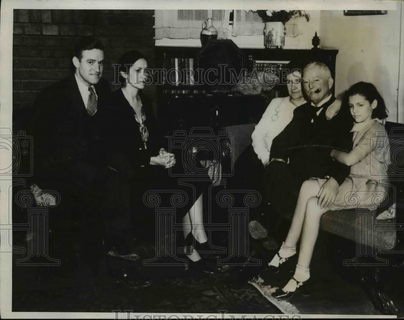 Load image into Gallery viewer, 1932 Press Photo VP John N Garner &amp; family on election night at Texas home
