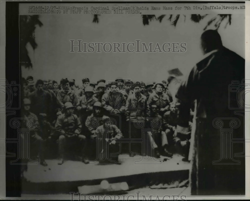 1951 Press Photo Francis Cardinal Spellman holds Mass for 7th Div in Korea