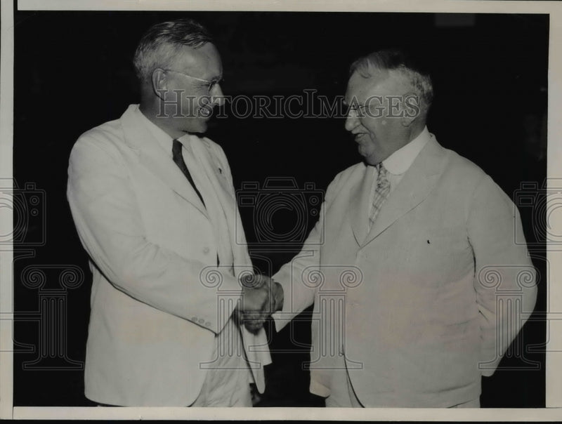 Load image into Gallery viewer, 1936 Press Photo Kansas Governor Alf Landon GOP chair John Raussermann

