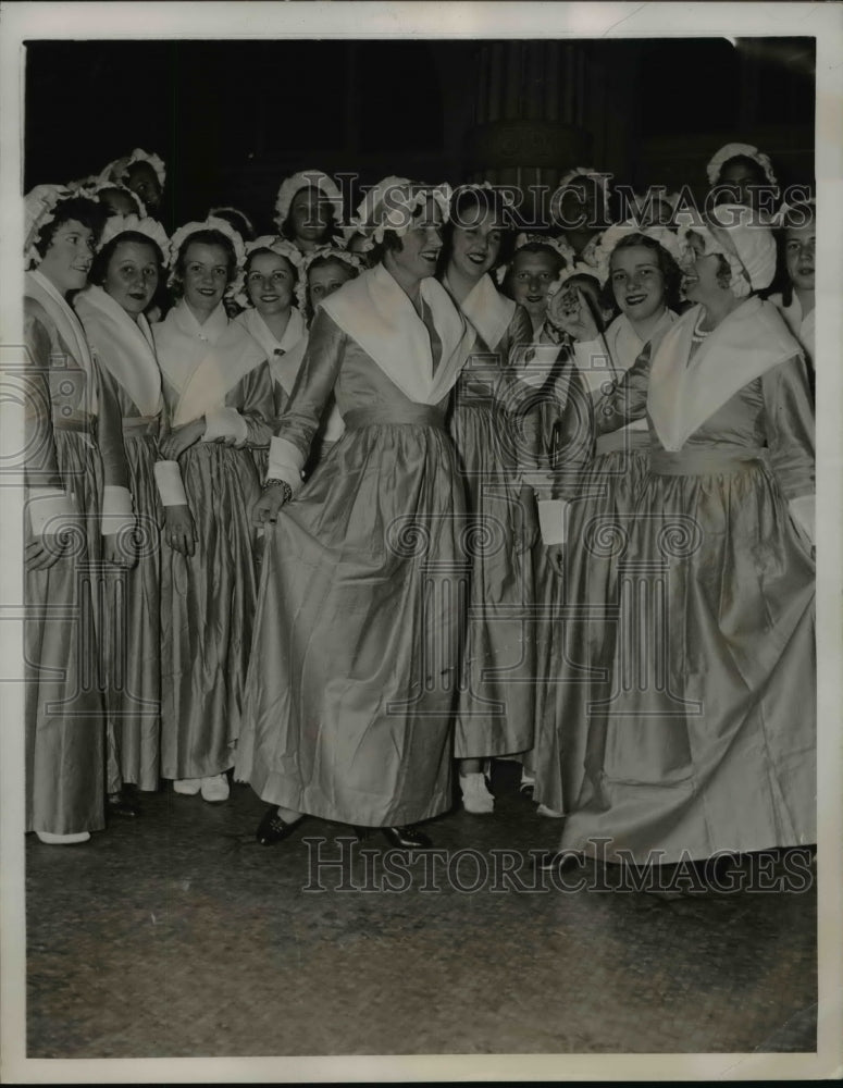1936 Press Photo PA First Lady Mrs George Earle & Quaker Maids & Mrs G Ketterer