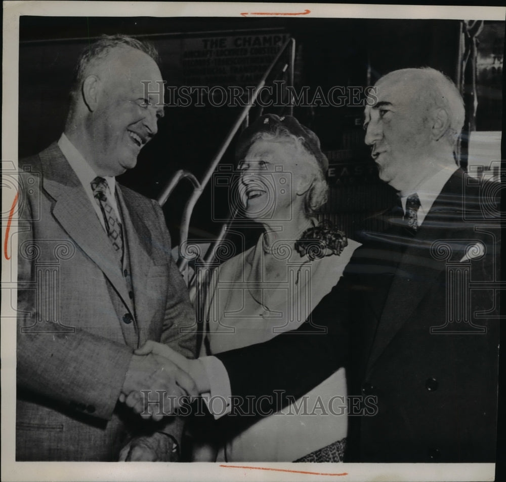 1952 Press Photo Dwight Eisenhower, SC Governor & Mrs James Byrnes - nep02746