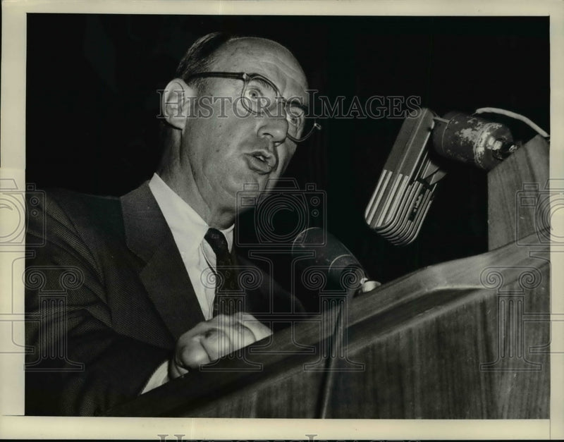 Load image into Gallery viewer, 1956 Press Photo Democratic President candidate Adlai Stevenson - nep02945
