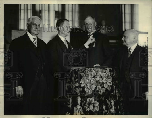 1933 Press Photo Northwestern U prexy Walter Dill Scott Cross of Legion of Honor