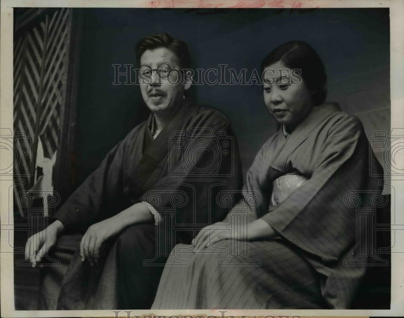Load image into Gallery viewer, 1947 Press Photo Tetsu Katayama Japanese Prime Minister &amp; wife in Toyko
