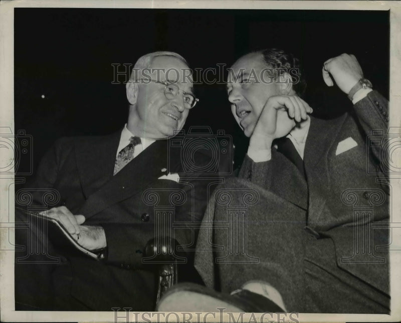 Load image into Gallery viewer, 1948 Press Photo President Truman &amp; Prince Bertil at Swedish festival in Chicago
