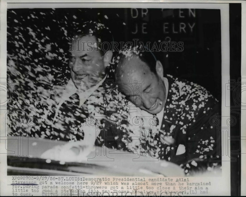 Load image into Gallery viewer, 1956 Press Photo Pesident candidate Adlai Stevenson &amp; Senator T Hennings
