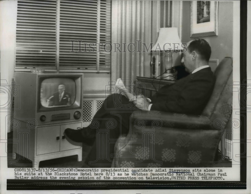 1956 Press Photo Presidential candidate Adlai Stevenson in Chicago - nep03287