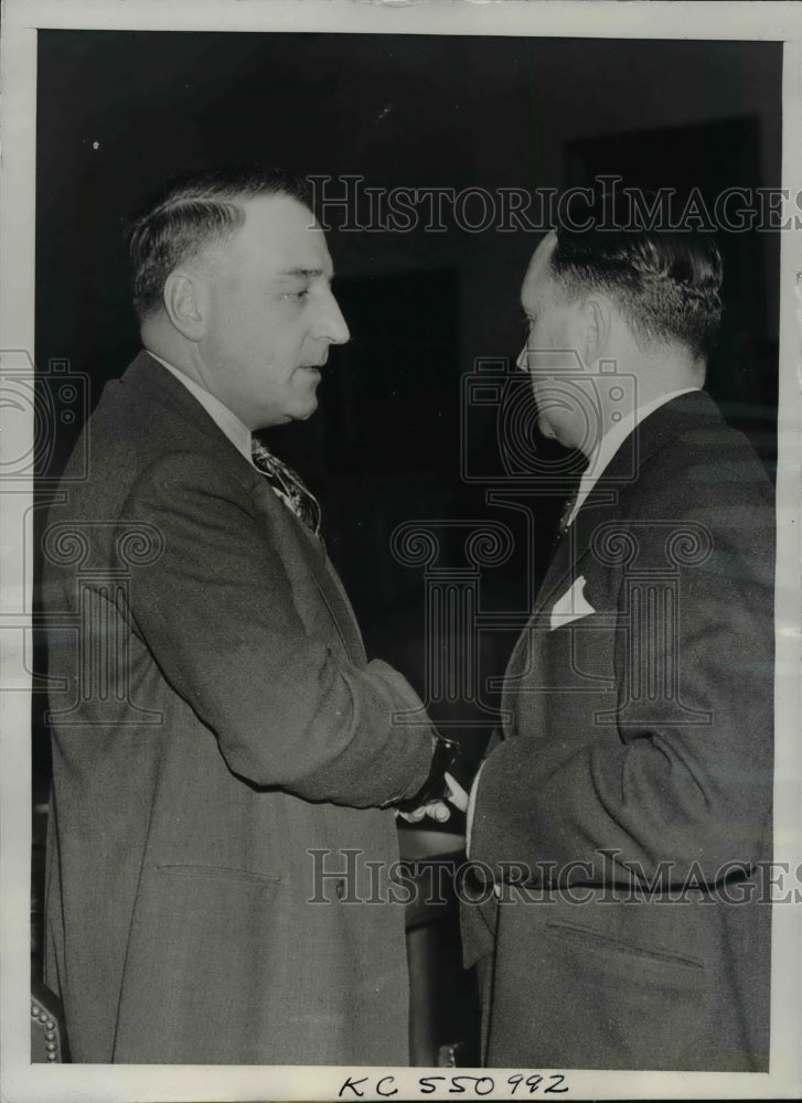 Load image into Gallery viewer, 1940 Press Photo Jackson County MO prosecutor WW Graves, Sheriff JL Williams
