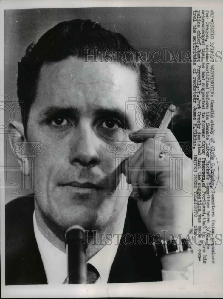 Load image into Gallery viewer, 1957 Press Photo Clyde Crosby Teamsters Union organizer - nep03450
