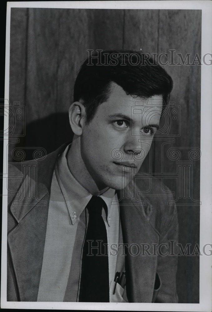 1969 Press Photo Portrait Of Sydney Stapleton - nep03546