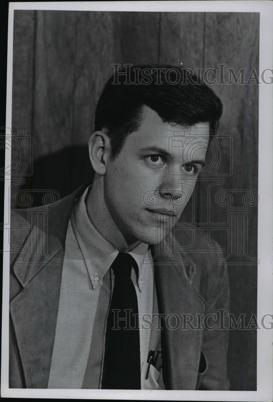 1969 Press Photo Portrait Of Sydney Stapleton - nep03546