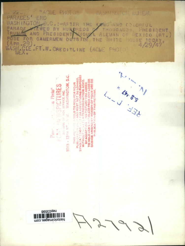 1947 Press Photo President Truman And President Miguel Aleman Pose For Cameramen