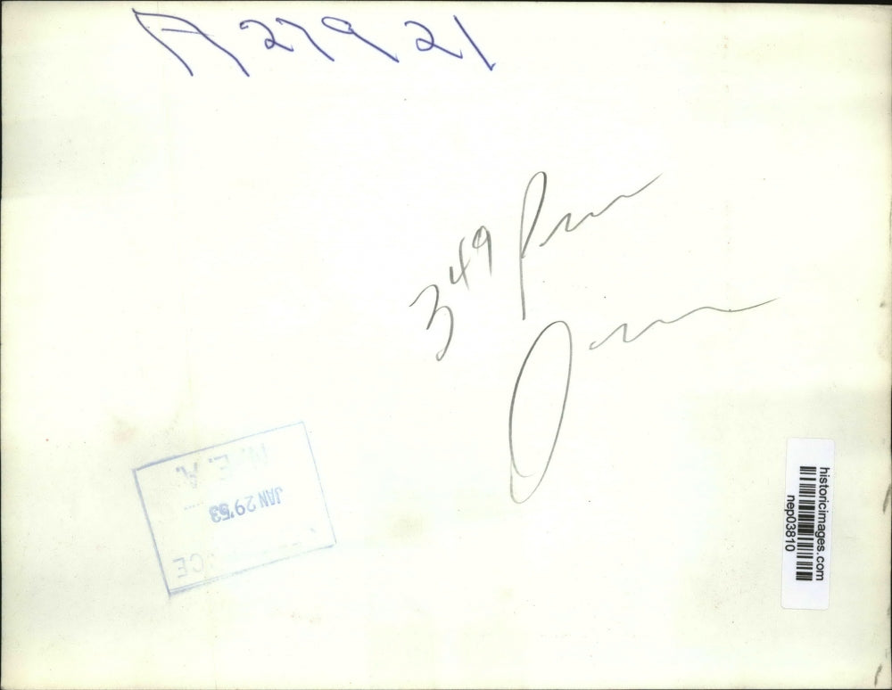 1953 Press Photo Harry S. Truman waves to a crows of 1000 - nep03810