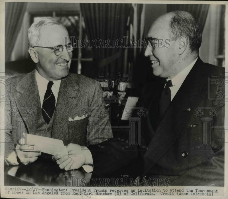 Load image into Gallery viewer, 1947 Press Photo Truman receives an invitation to attend Tournament of Roses
