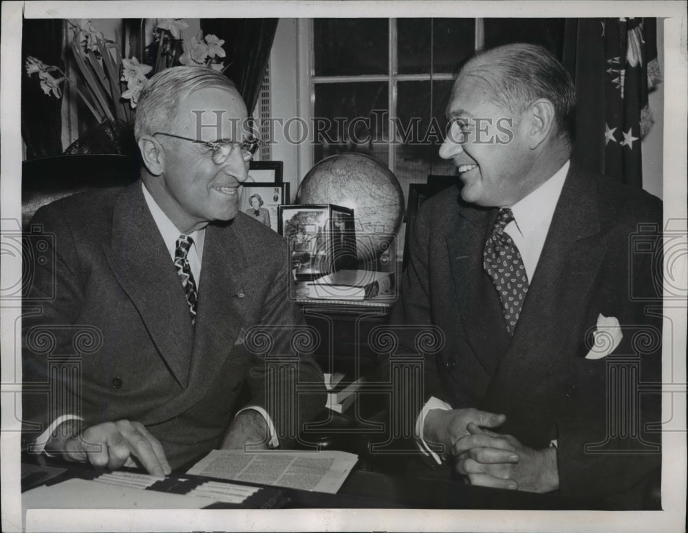 1947 Press Photo President Truman confers with Lewis W. Douglas - nep03830