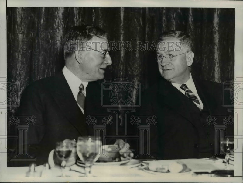 Load image into Gallery viewer, 1936 Press Photo Theodore Bodenwein, Harold Ickes at Associated Press luncheon
