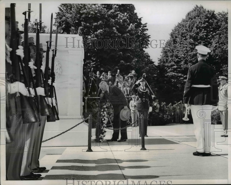 Load image into Gallery viewer, 1946 Press Photo President Truman leads nation in Memorial Day Observance
