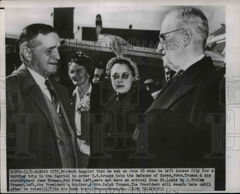 Load image into Gallery viewer, 1950 Press Photo President Truman and his wife, sister arrive in Kansas City, MO
