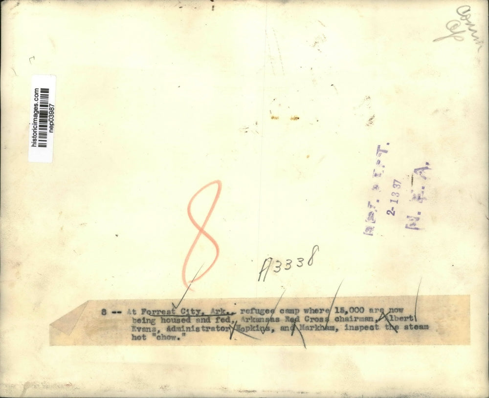 1937 Press Photo Albert Evans, Hopkins, Markham inspect the steam hot "chow"