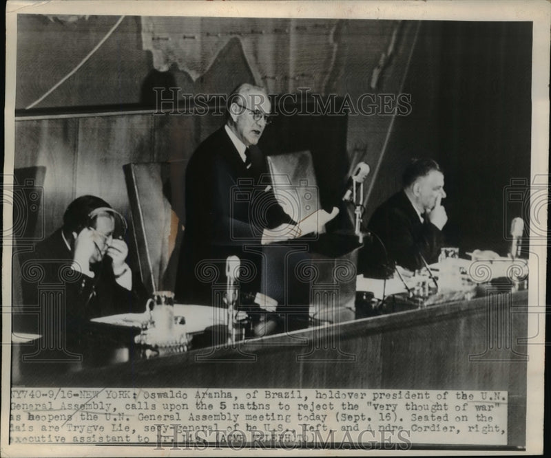Load image into Gallery viewer, 1947 Press Photo Oswaldo Aranha opens U.N. General Assembly meting - nep04015
