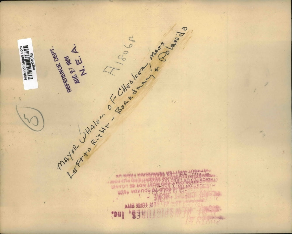 1931 Press Photo Mayor Whalem of Chelsea, Massachusetts between two guards