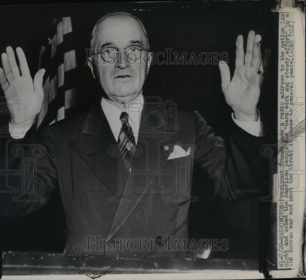 1950 Press Photo President Truman makes a radio address to the nation