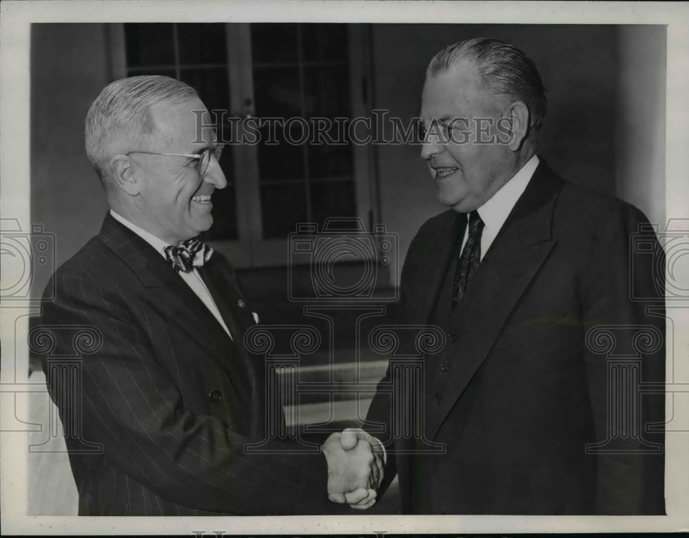 1946 Press Photo Warren Austin greeted by President Truman - nep04144