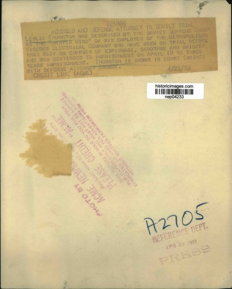 1933 Press Photo Leslie Thornton Is Shown In The Court With Defense Attorney