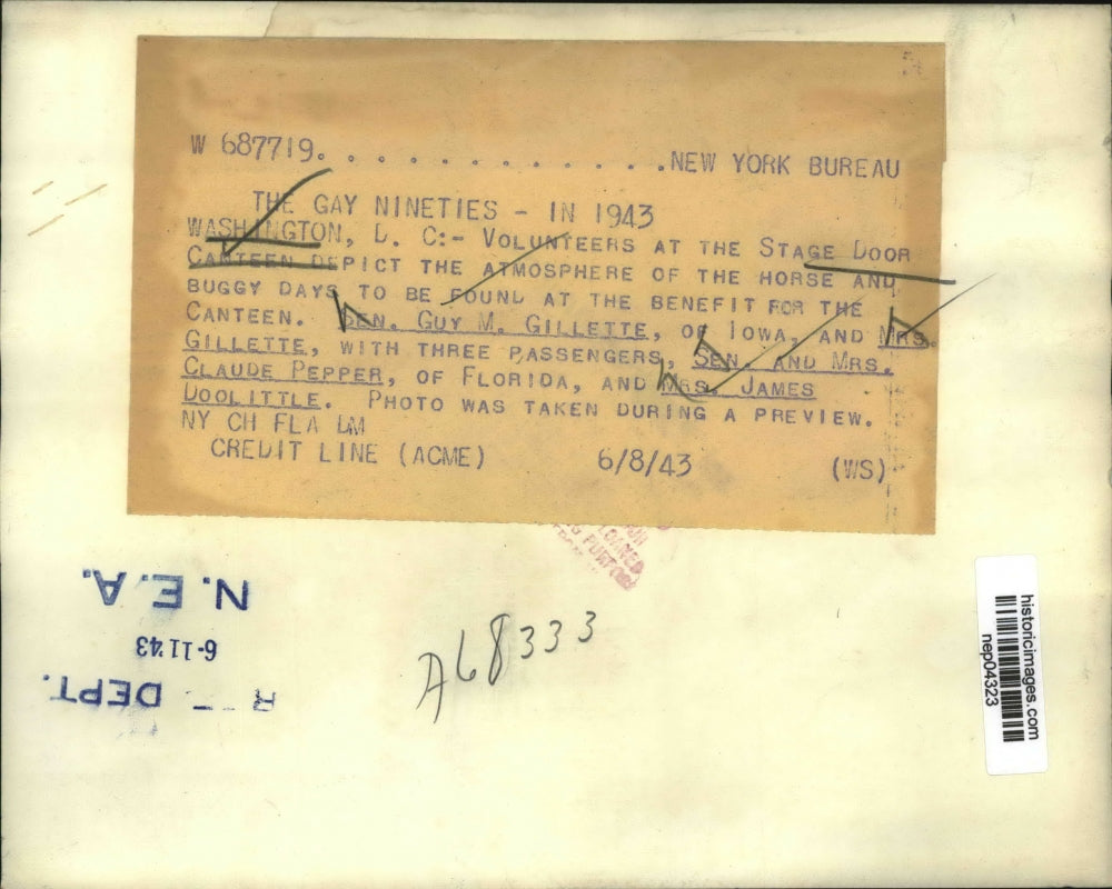 1943 Press Photo Sen. Guy Gillette And Mrs. Gillette With Three Passengers