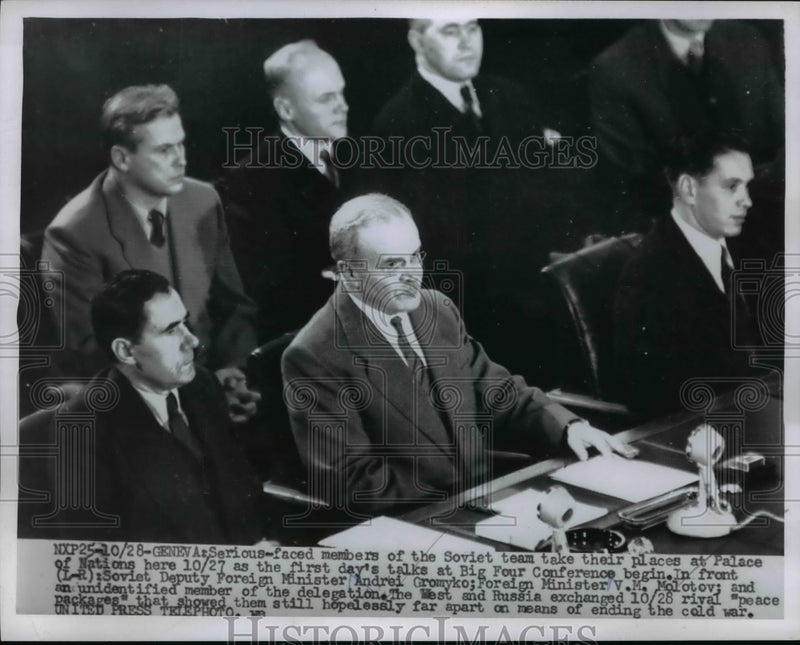 Load image into Gallery viewer, 1955 Press Photo Members Of The Soviet Team At Palace Of Nations - nep04337
