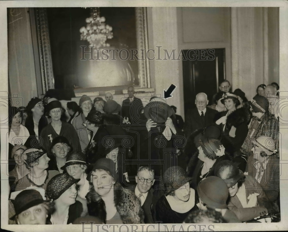 1932 Press Photo Bishop Cannon Chase In Women's Organization Meeting - nep04549