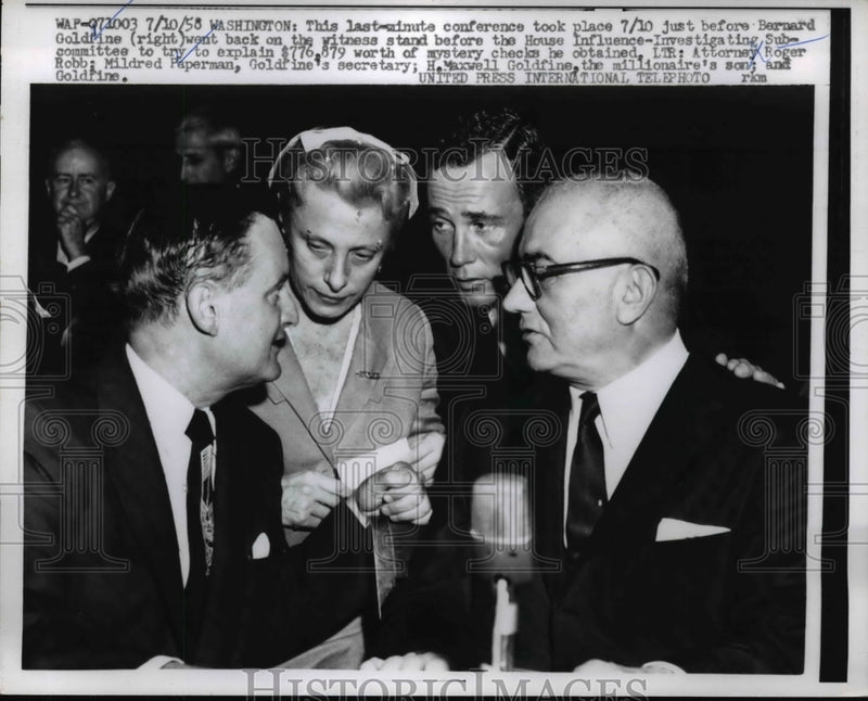 Load image into Gallery viewer, 1958 Press Photo Bernard Goldfine At The hearing - nep04582
